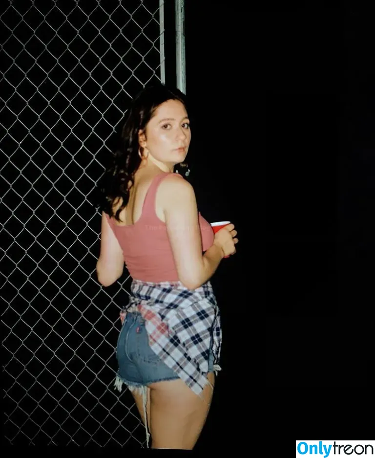 Emma Kenney nude photo #0006 (EmmaRoseKenney / emmakenney)