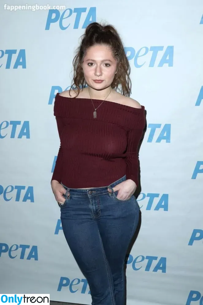 Emma Kenney nude photo #0008 (EmmaRoseKenney / emmakenney)