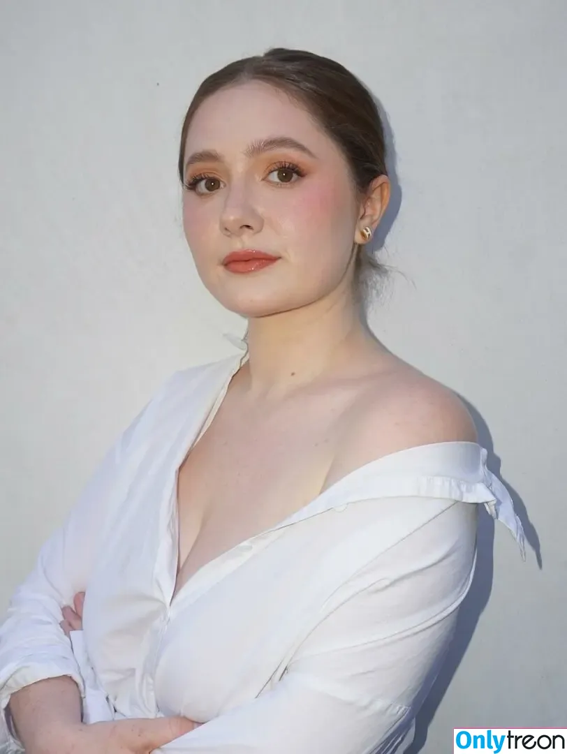 Emma Kenney nude photo #0642 (EmmaRoseKenney / emmakenney)