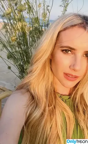 Emma Roberts / emmalee1996 / emmaroberts nude photo #0003