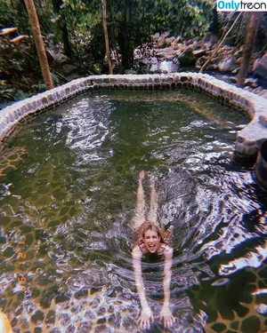 Emma Roberts / emmalee1996 / emmaroberts nude photo #0008