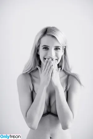 Emma Roberts / emmalee1996 / emmaroberts nude photo #0016