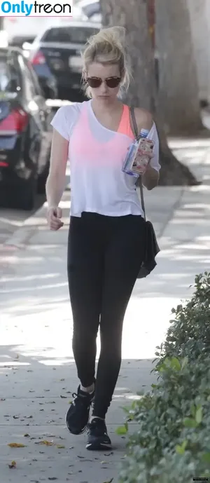 Emma Roberts / emmalee1996 / emmaroberts nude photo #0086