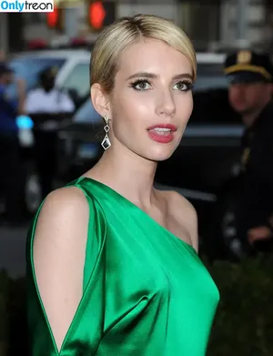 Emma Roberts / emmalee1996 / emmaroberts nude photo #0100