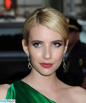 Emma Roberts / emmalee1996 / emmaroberts nude photo #0105