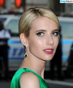 Emma Roberts / emmalee1996 / emmaroberts nude photo #0106