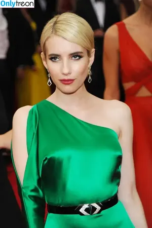 Emma Roberts / emmalee1996 / emmaroberts nude photo #0113
