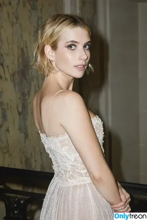 Emma Roberts / emmalee1996 / emmaroberts nude photo #0117