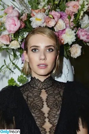 Emma Roberts / emmalee1996 / emmaroberts nude photo #0120