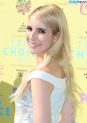Emma Roberts / emmalee1996 / emmaroberts nude photo #0257