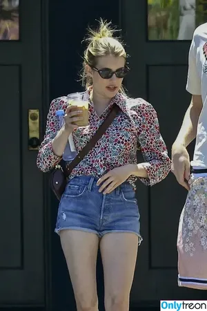 Emma Roberts / emmalee1996 / emmaroberts nude photo #0591