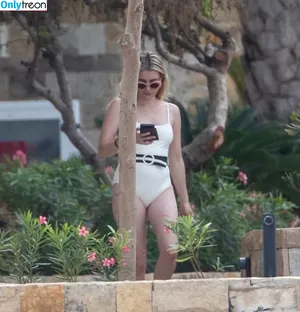 Emma Roberts / emmalee1996 / emmaroberts nude photo #0670