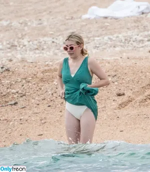 Emma Roberts / emmalee1996 / emmaroberts nude photo #0683