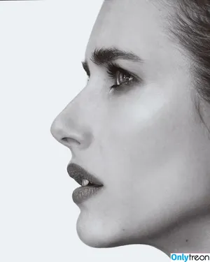 Emma Roberts / emmalee1996 / emmaroberts nude photo #0706