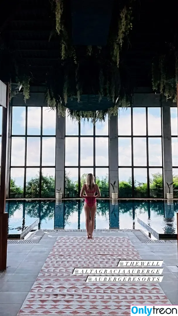 Emma Roberts nude photo #0006 (emmalee1996 / emmaroberts)