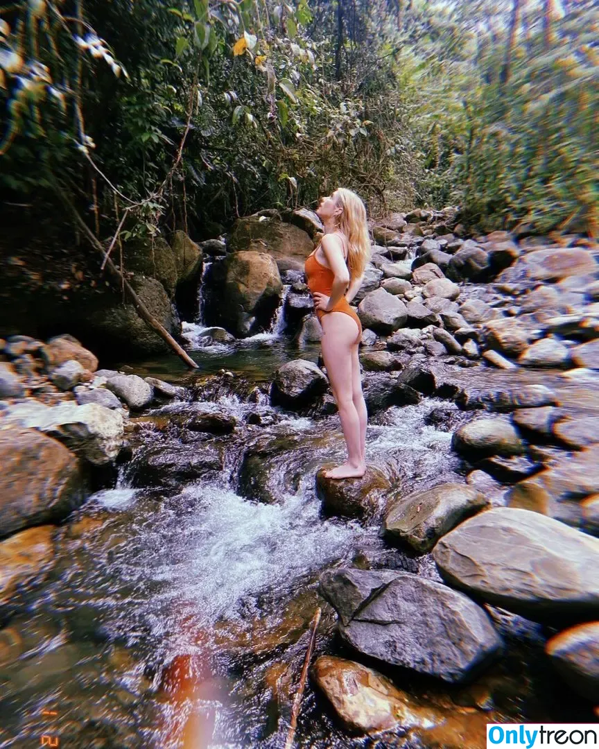 Emma Roberts nude photo #0133 (emmalee1996 / emmaroberts)