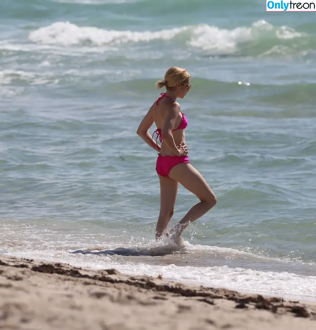 Emma Roberts nude photo #0151 (emmalee1996 / emmaroberts)