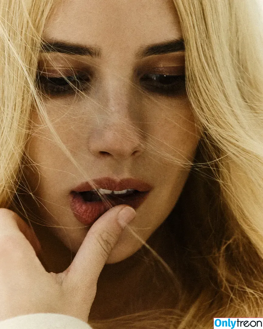 Emma Roberts nude photo #0274 (emmalee1996 / emmaroberts)