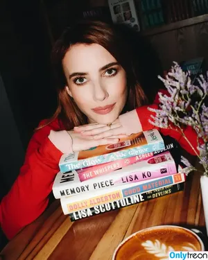 Emma Roberts / emmalee1996 / emmaroberts nude photo #1737