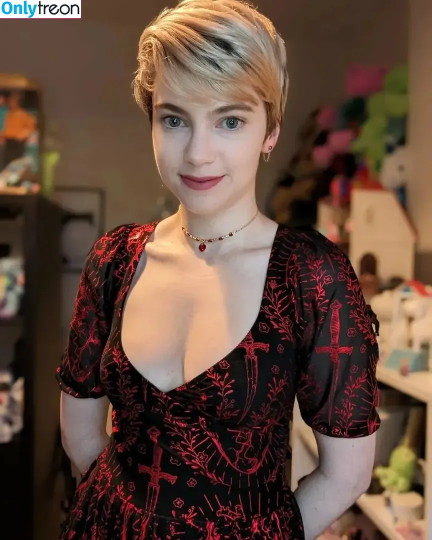Emma Thorne nude photo #0067 (EmmaThorneVideos / emmainashes)