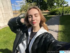 emmauzi / emma.kuzi nude photo #0102