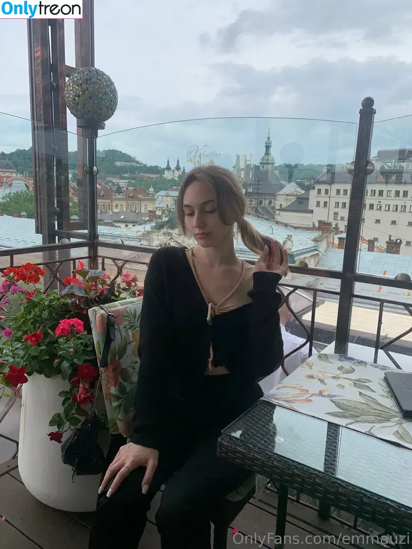 emmauzi nude photo #0010 (emma.kuzi)