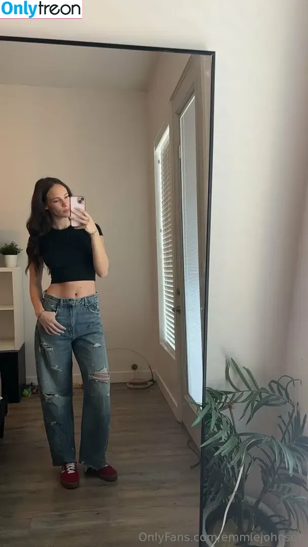 emmiejohnson nude photo #0104 (emmie_johnston)