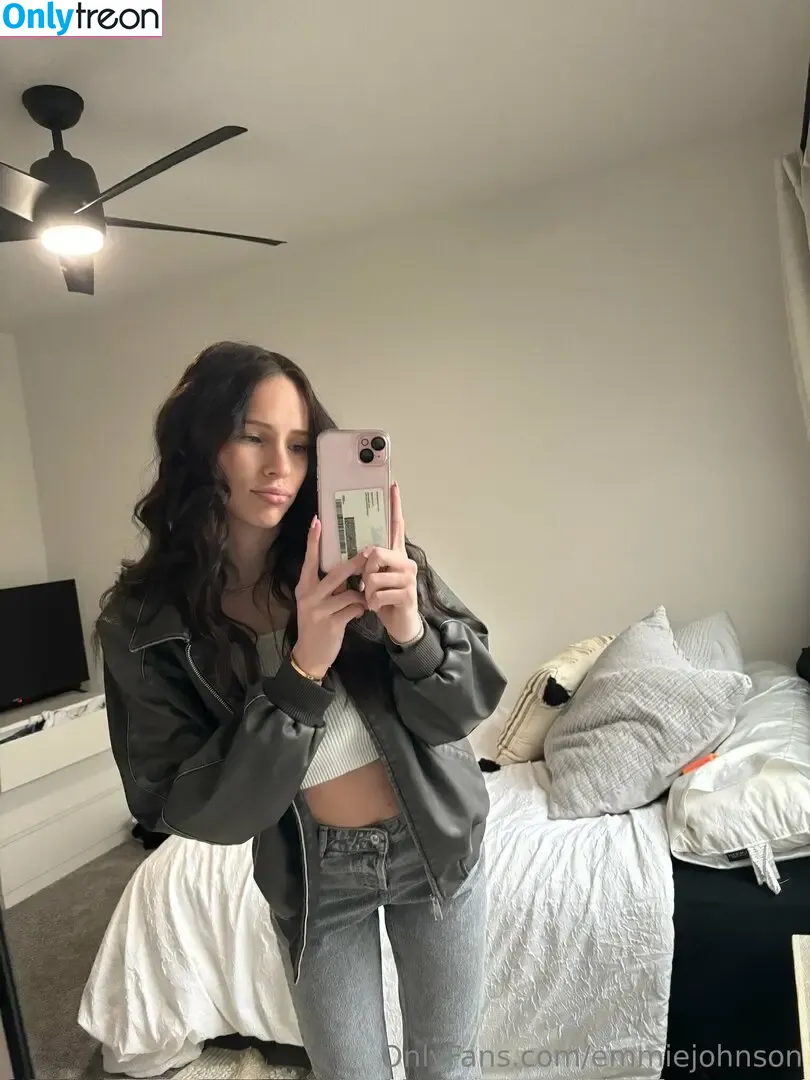 emmiejohnson nude photo #0118 (emmie_johnston)