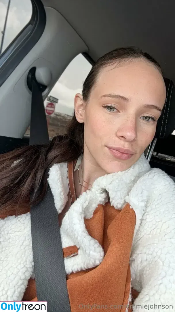 emmiejohnson nude photo #0126 (emmie_johnston)