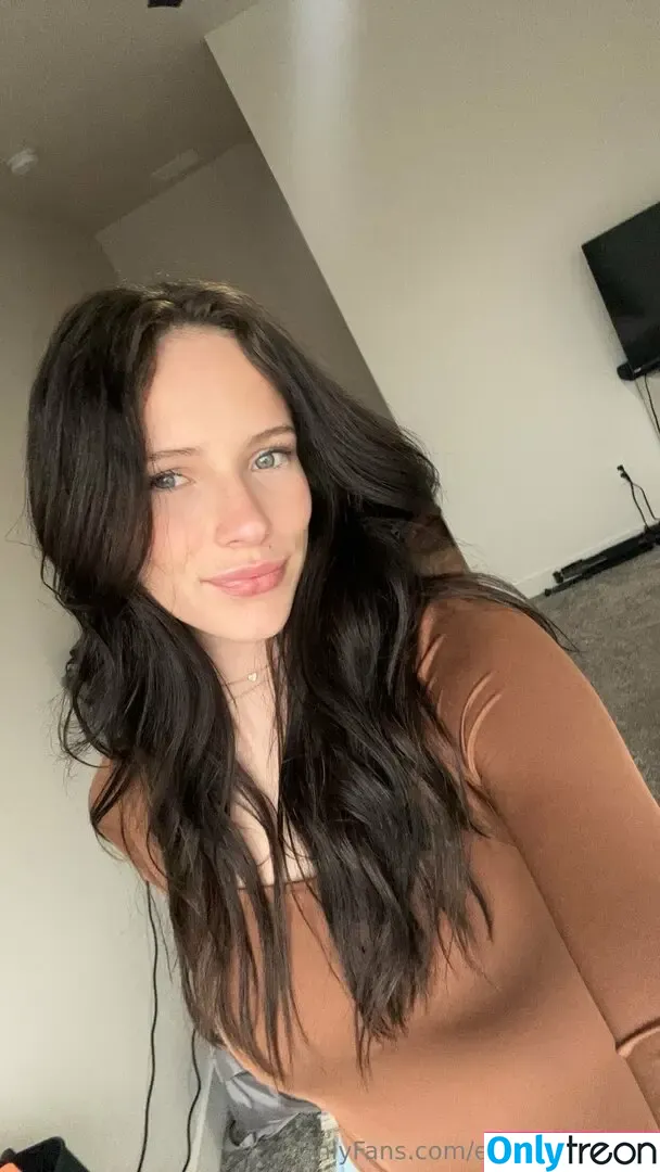 emmiejohnson nude photo #0129 (emmie_johnston)
