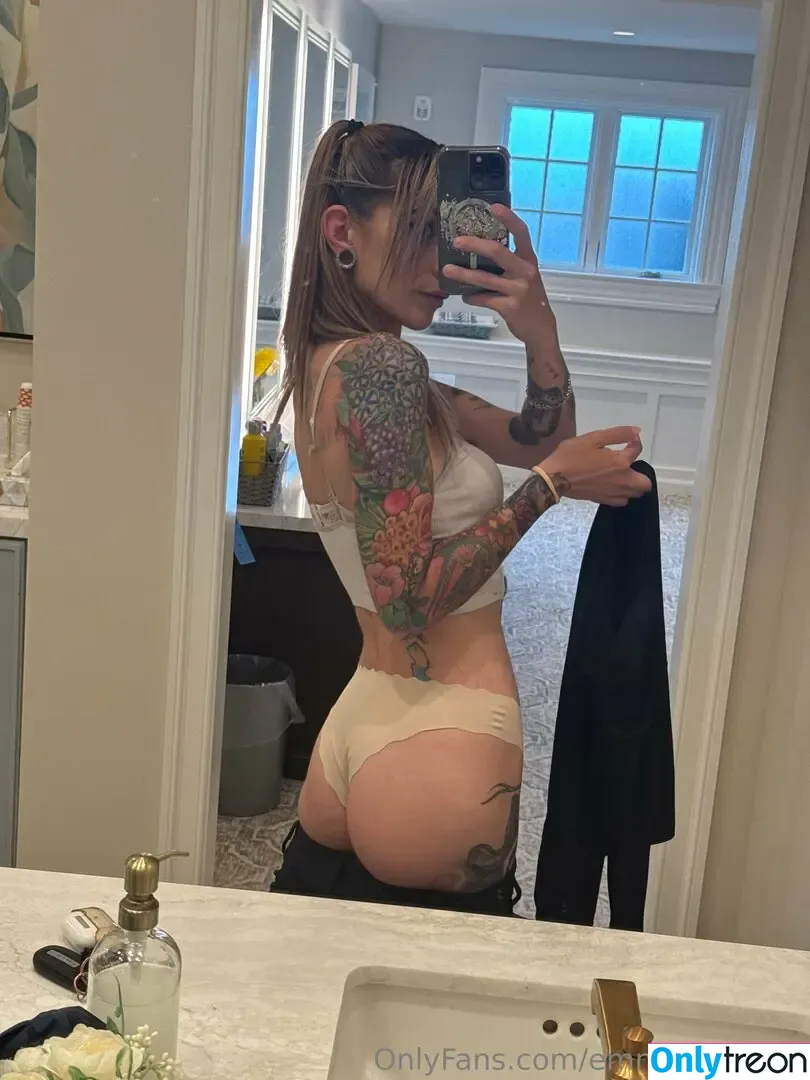 emmmjayyyx3 nude photo #0037 (whatisthemaximumcapacityonthis)