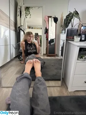 Emmysfeetandsocks / emmyfeetandsocks / emmysfeetandso1 / theluckyguy_efs nude photo #0288