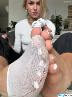 Emmysfeetandsocks / emmyfeetandsocks / emmysfeetandso1 / theluckyguy_efs nude photo #0423