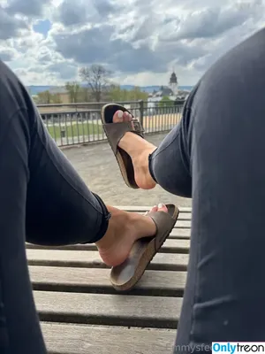 Emmysfeetandsocks / emmyfeetandsocks / emmysfeetandso1 / theluckyguy_efs nude photo #0880