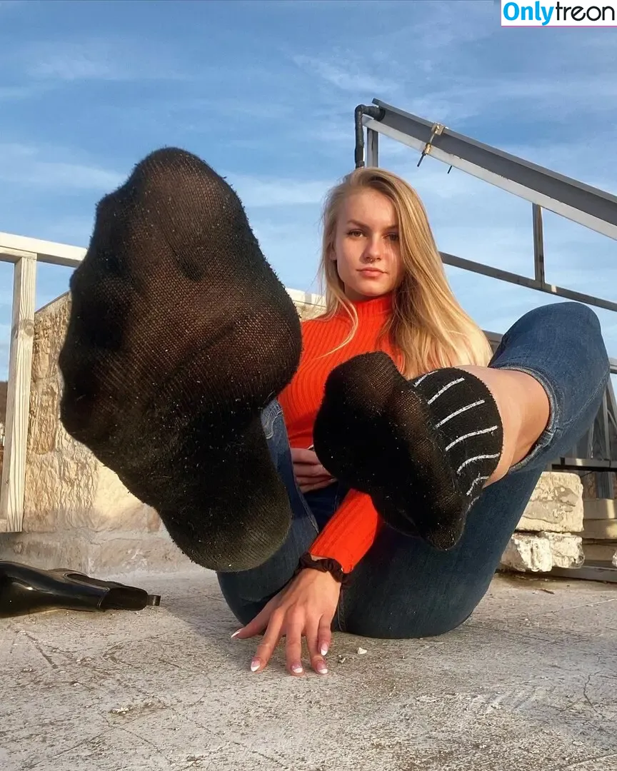 Emmysfeetandsocks nude photo #0094 (emmyfeetandsocks / emmysfeetandso1 / theluckyguy_efs)