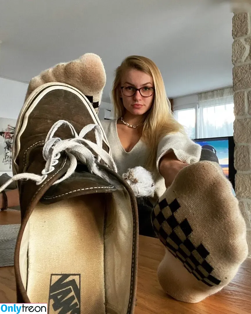 Emmysfeetandsocks nude photo #0105 (emmyfeetandsocks / emmysfeetandso1 / theluckyguy_efs)