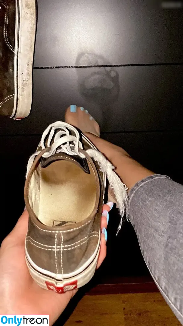 Emmysfeetandsocks nude photo #0107 (emmyfeetandsocks / emmysfeetandso1 / theluckyguy_efs)