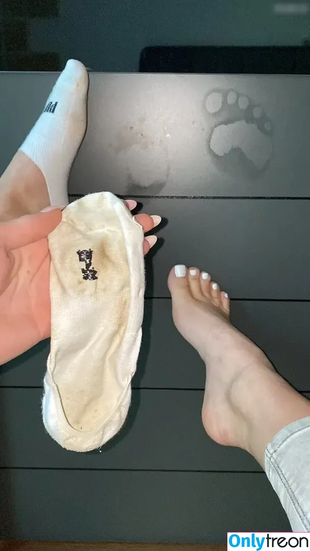 Emmysfeetandsocks nude photo #0113 (emmyfeetandsocks / emmysfeetandso1 / theluckyguy_efs)