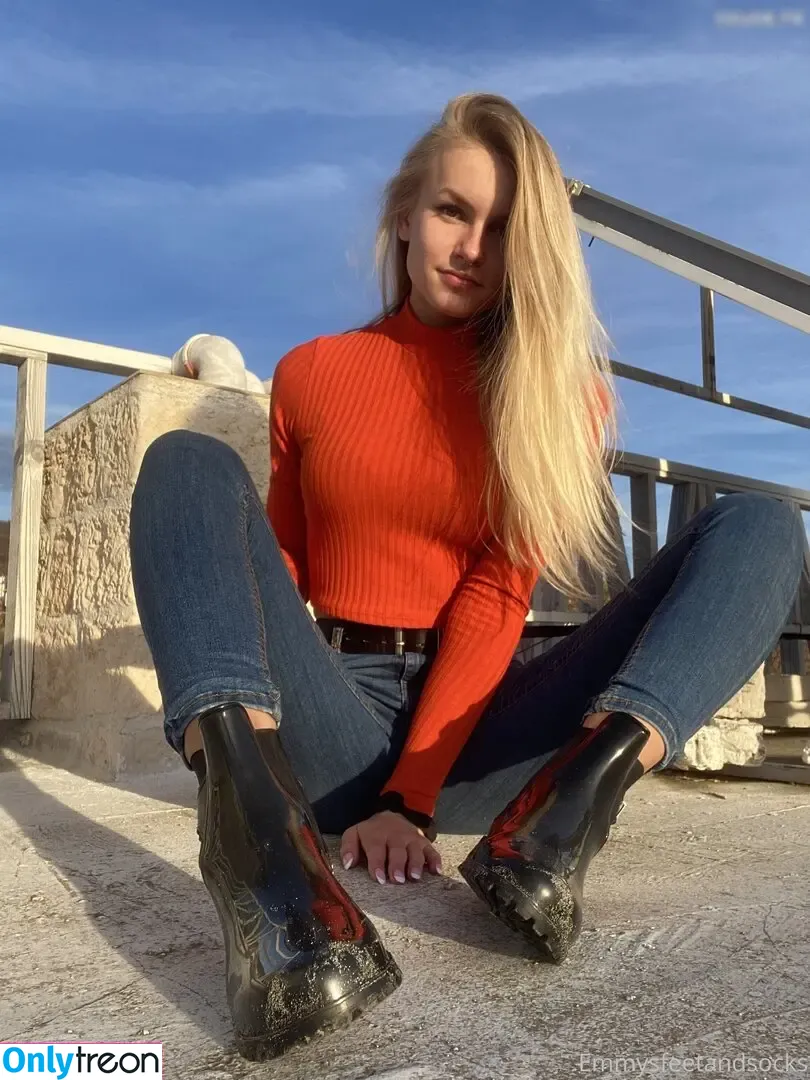 Emmysfeetandsocks nude photo #0172 (emmyfeetandsocks / emmysfeetandso1 / theluckyguy_efs)