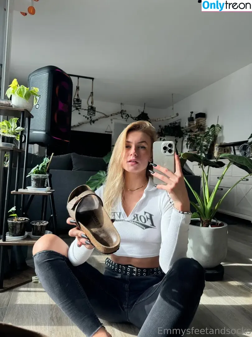 Emmysfeetandsocks nude photo #0348 (emmyfeetandsocks / emmysfeetandso1 / theluckyguy_efs)