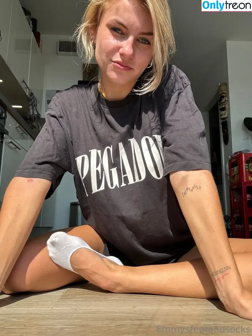 Emmysfeetandsocks nude photo #0442 (emmyfeetandsocks / emmysfeetandso1 / theluckyguy_efs)