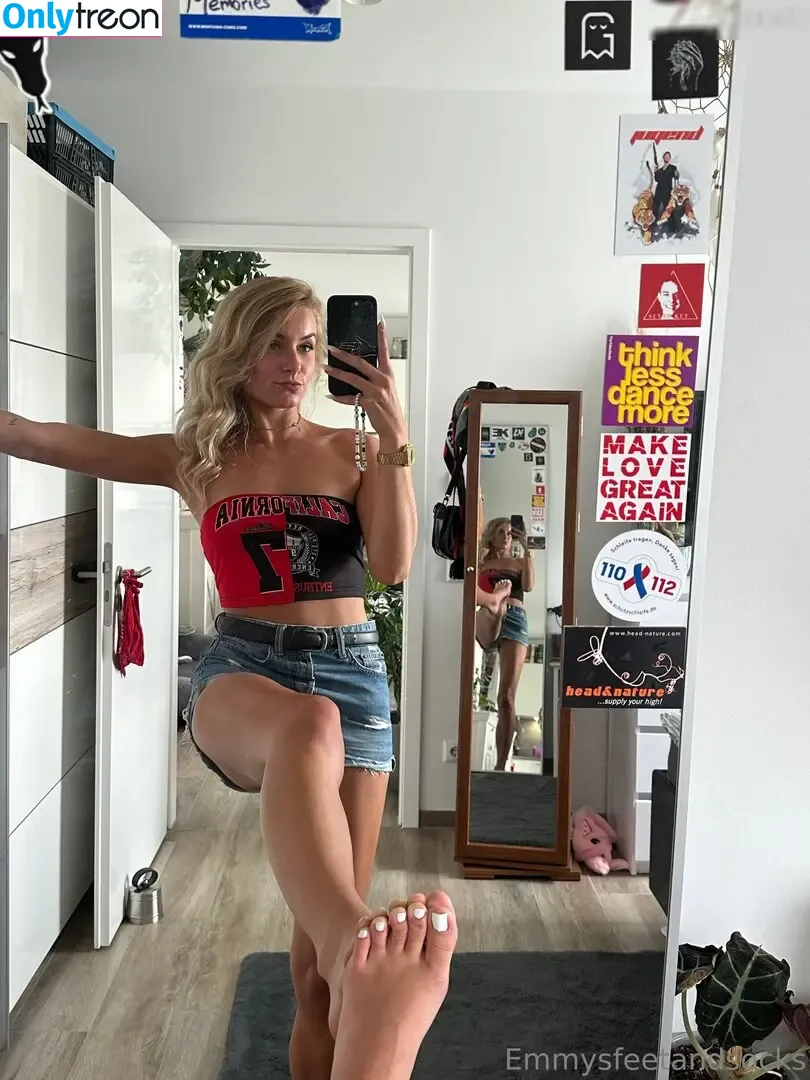 Emmysfeetandsocks nude photo #0458 (emmyfeetandsocks / emmysfeetandso1 / theluckyguy_efs)