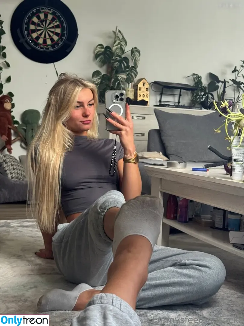 Emmysfeetandsocks nude photo #0813 (emmyfeetandsocks / emmysfeetandso1 / theluckyguy_efs)