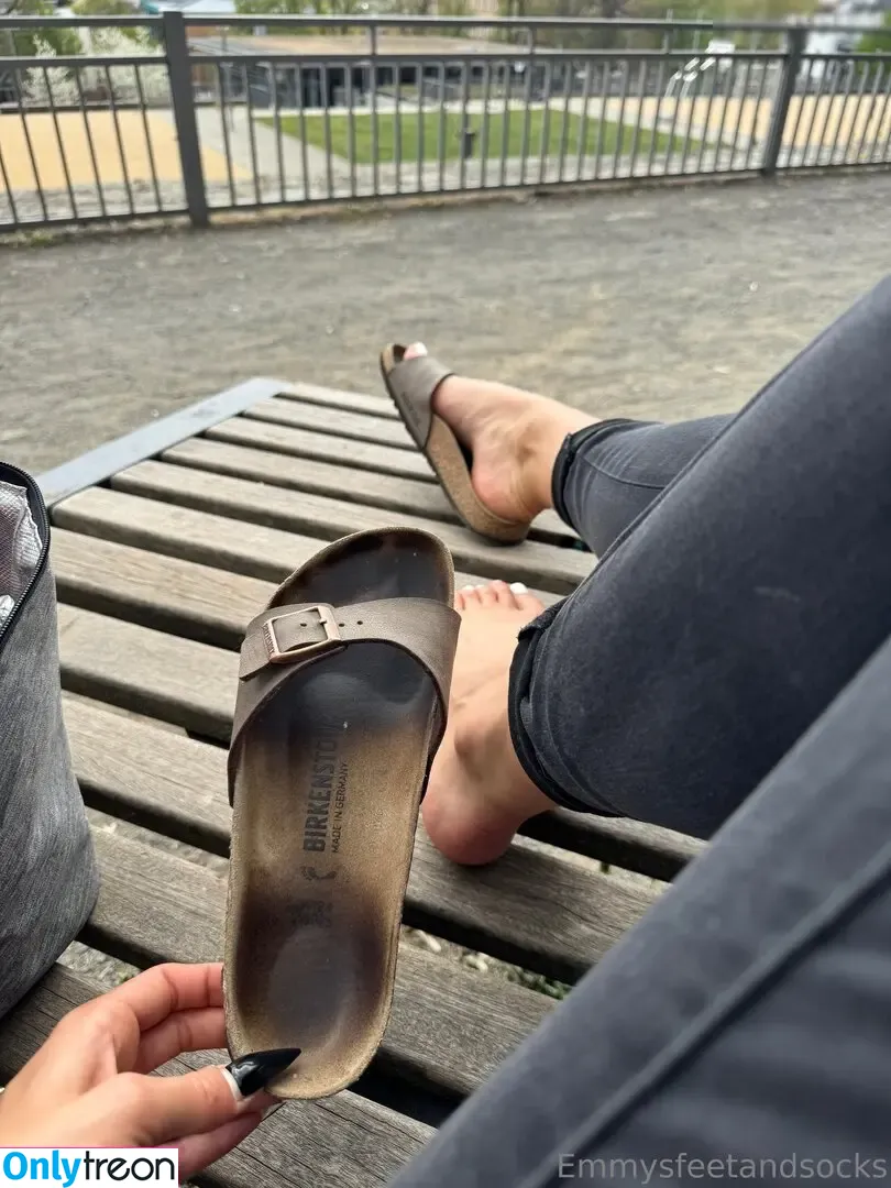 Emmysfeetandsocks nude photo #0872 (emmyfeetandsocks / emmysfeetandso1 / theluckyguy_efs)