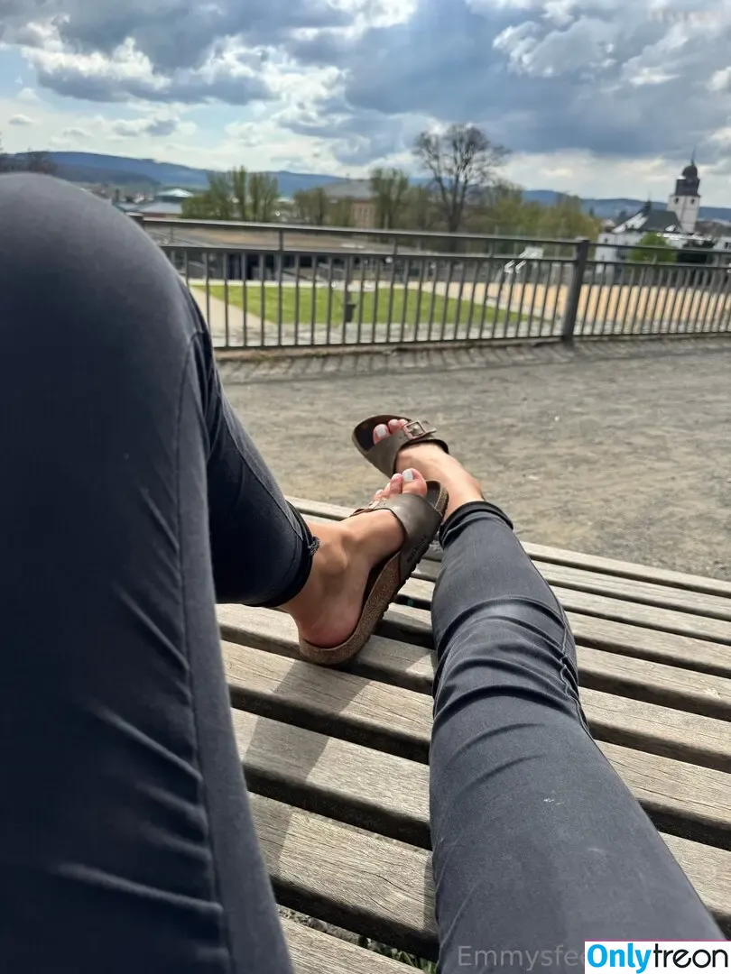 Emmysfeetandsocks nude photo #0881 (emmyfeetandsocks / emmysfeetandso1 / theluckyguy_efs)