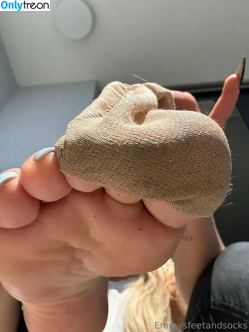 Emmysfeetandsocks nude photo #0929 (emmyfeetandsocks / emmysfeetandso1 / theluckyguy_efs)