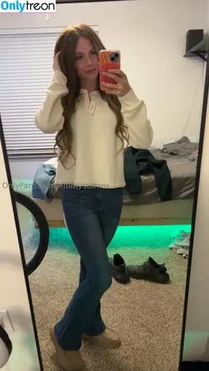 Emmystarxox / emily.starlene1 / emmastarxo / itsemmystar nude photo #0021