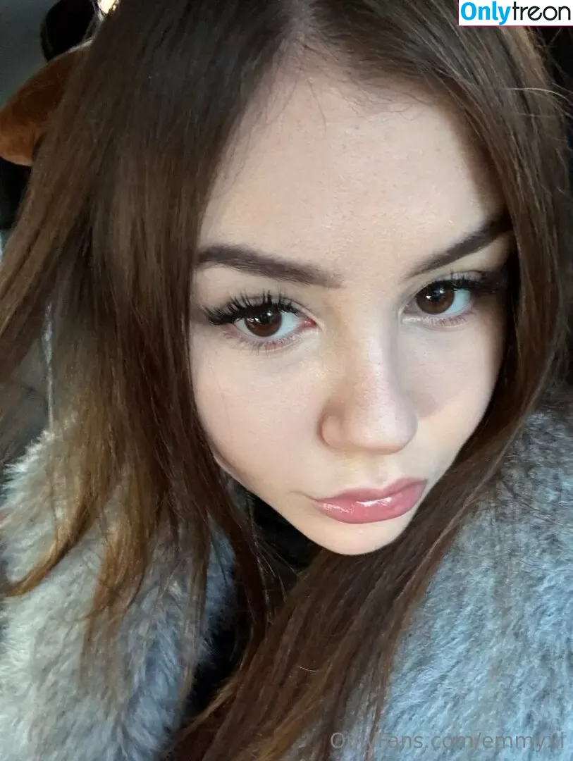 emmyxi nude photo #0018 (emmi_xi)