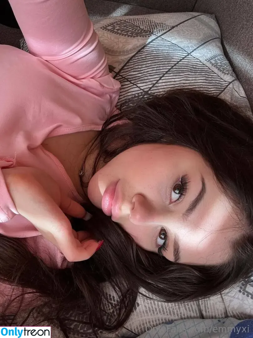 emmyxi nude photo #0066 (emmi_xi)