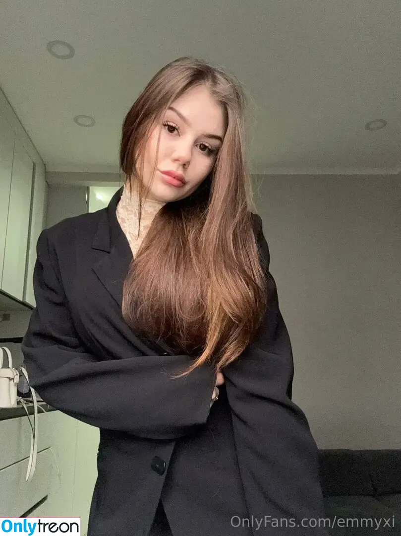 emmyxi nude photo #0069 (emmi_xi)